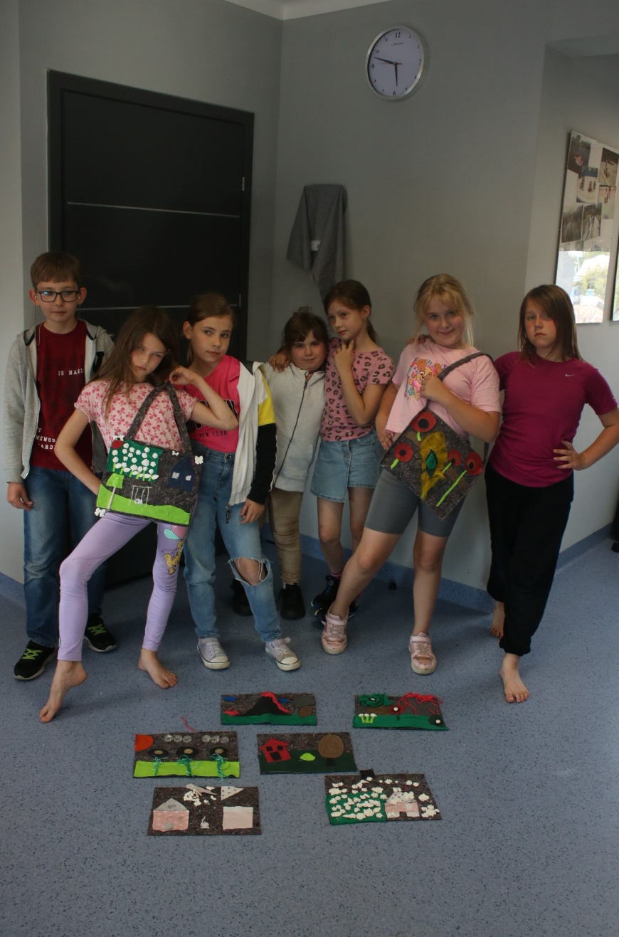 "Malujemy materiałem" na arteterapii